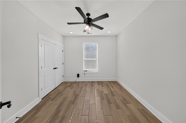 Building Photo - 2040 Myrrh Pl