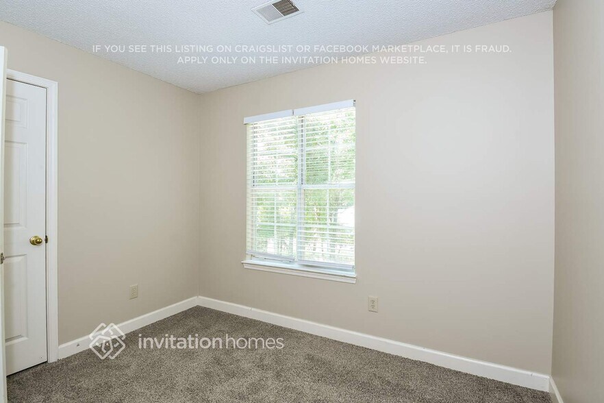 Building Photo - 6020 Rolling Oaks Ln