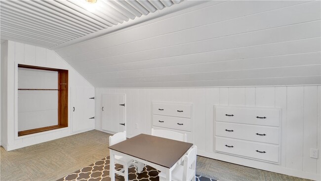 Building Photo - 288 Oakridge Dr