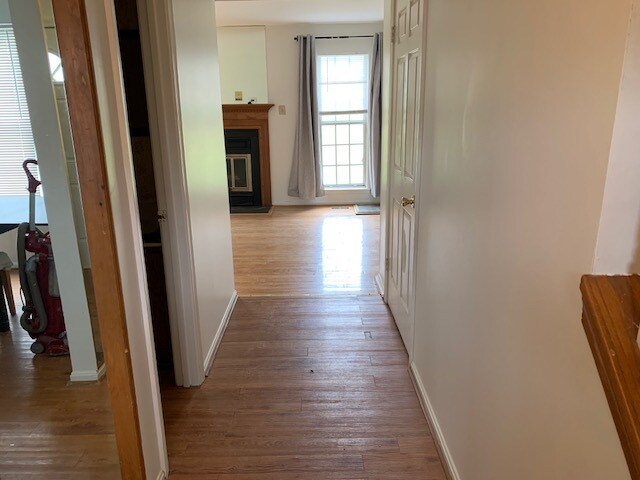 Hallway - 8513 London Bridge Way