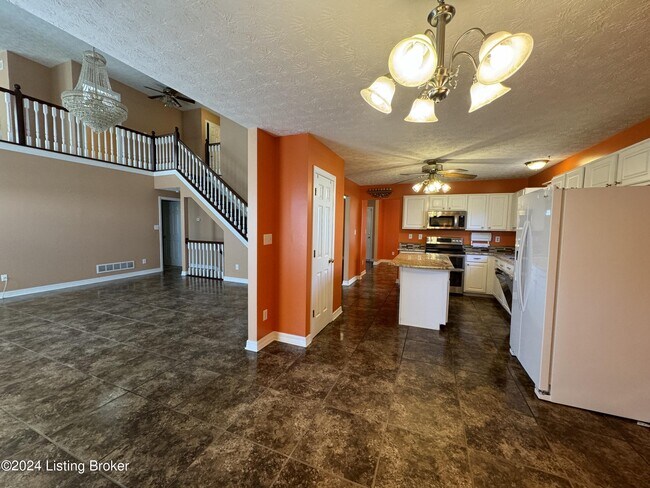 Building Photo - 14226 Academy Ridge Blvd