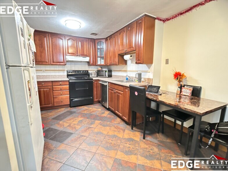 Building Photo - 361 Faneuil St