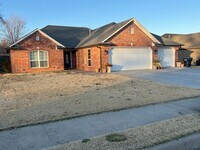 Building Photo - functionality, style, and comfort—3 Bedroo...