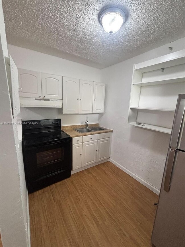 Primary Photo - 542 NW 8th St
