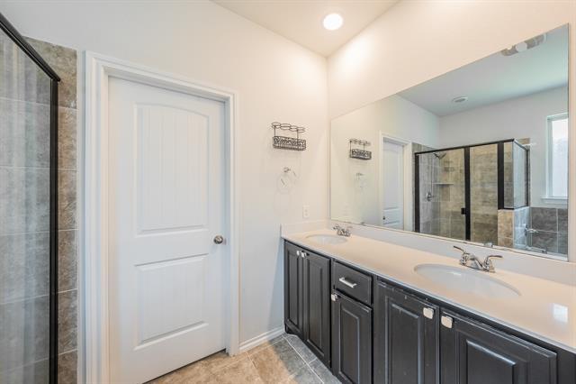 Building Photo - 561 Concho St