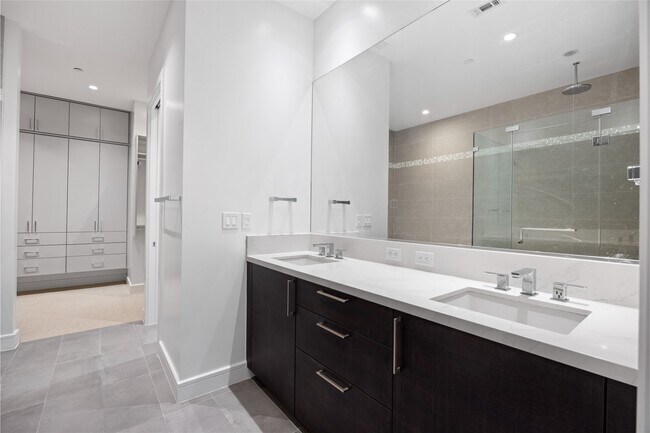 Building Photo - 4521 San Felipe St