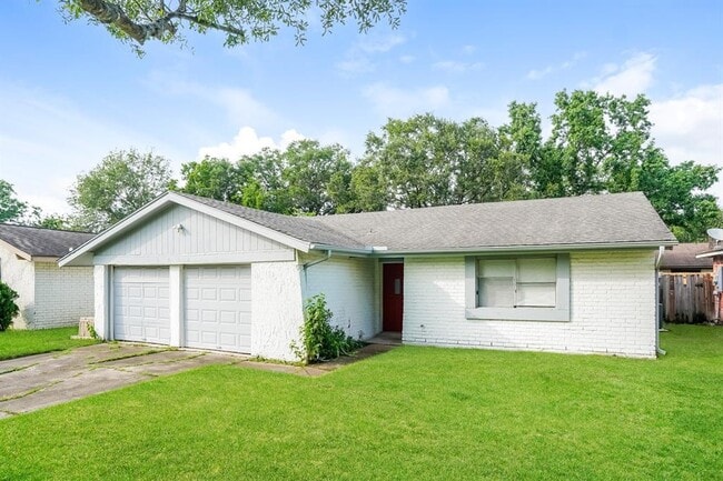 Building Photo - 16619 Barcelona Dr