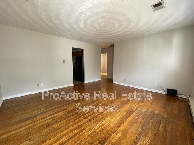 Building Photo - 9243 Atwood Ave