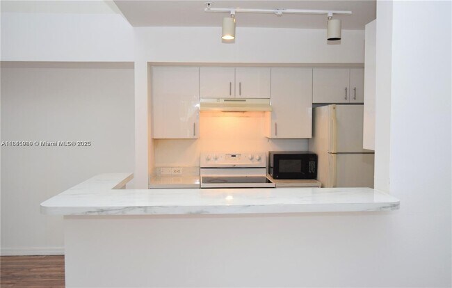 Building Photo - 631 SW 111th Ln