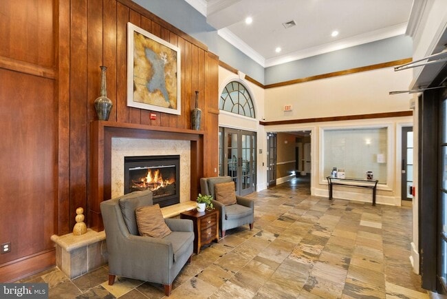 Building Photo - 2465 Army Navy Dr