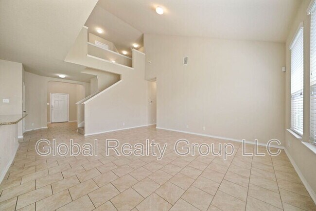 Building Photo - 437 Kings Way