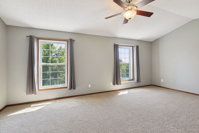 Building Photo - 15024 Farnham Ave N