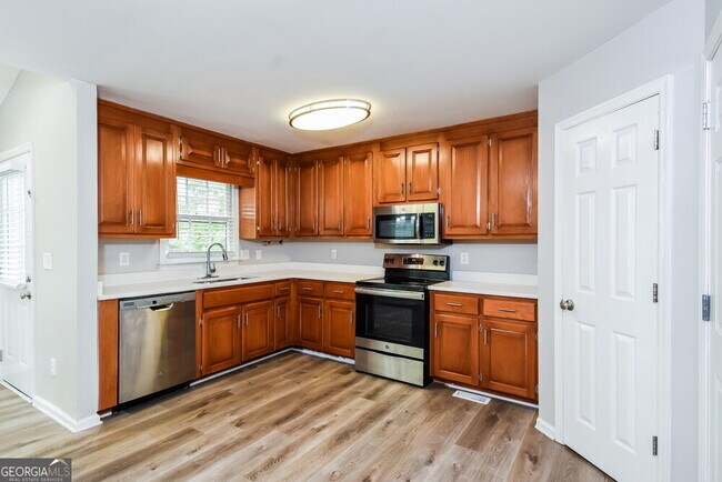 Building Photo - 2858 Carnegie Way SW