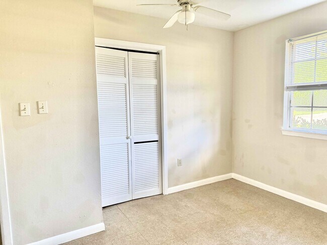 Building Photo - 11766 Willow Oak Ave