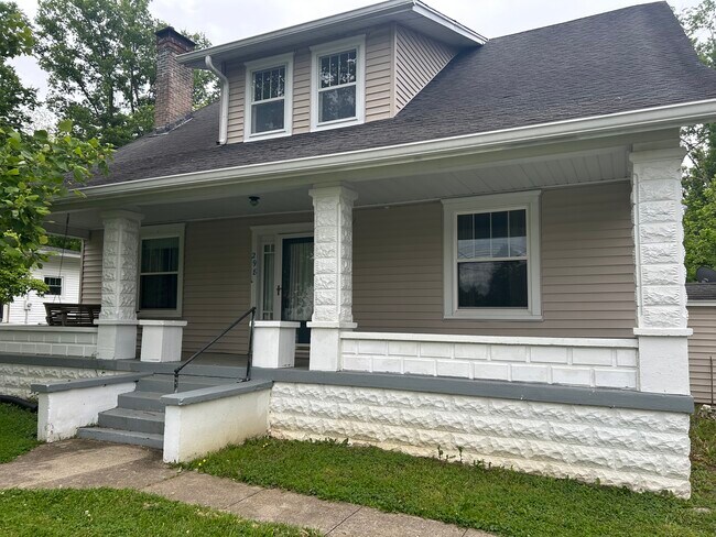 Building Photo - 298 E Main St