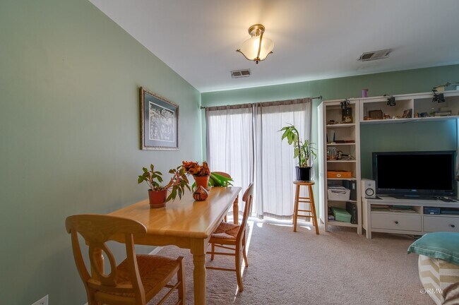 Building Photo - 224 Chesterfield Ct