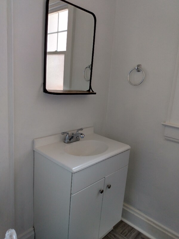 Building Photo - 1632 Virginia St E