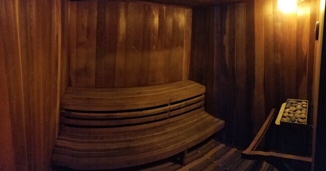dry sauna - 1515 S Beverly Dr
