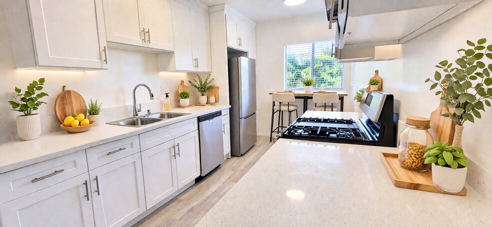 Building Photo - 6433 Shirley Ave