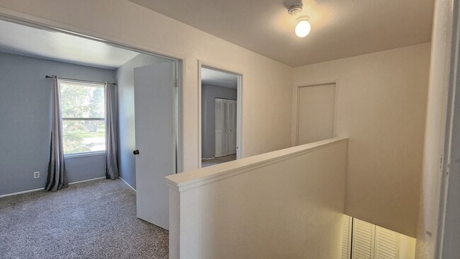 Building Photo - 422 Florin Rd