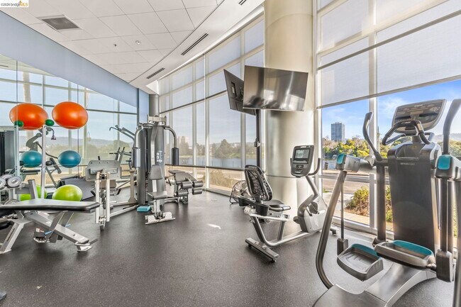 Building Photo - 1 Lakeside Dr