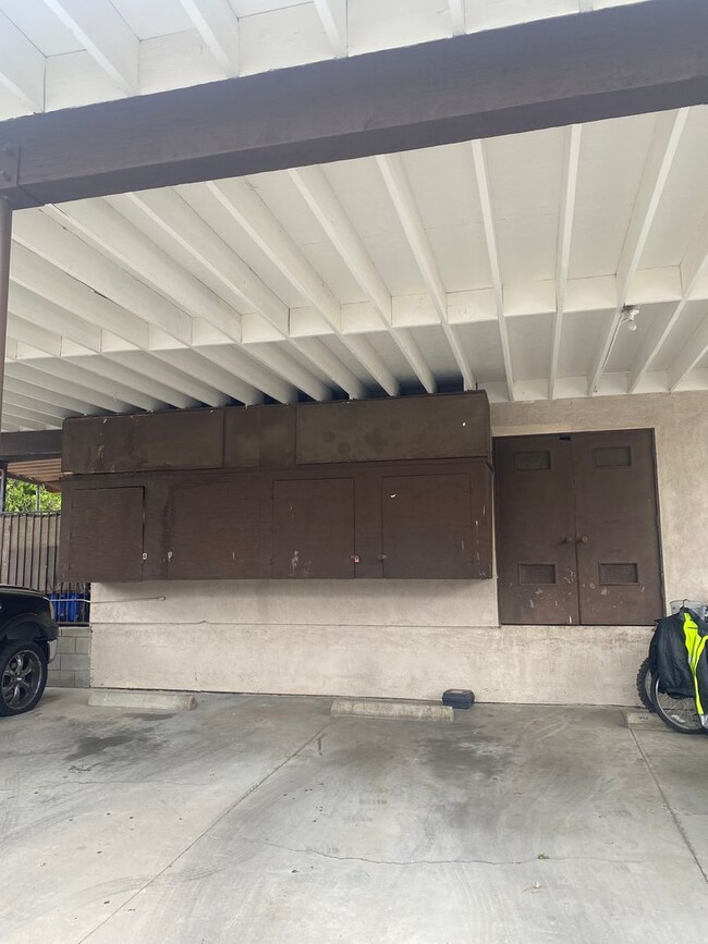 Building Photo - 1 bed, 1 bath Monticello Condo