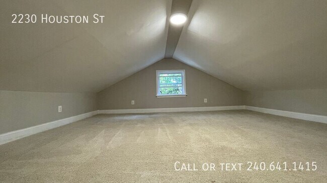 Building Photo - 2230 Houston St