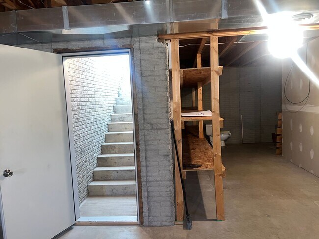 Building Photo - 1205 Silver Ave