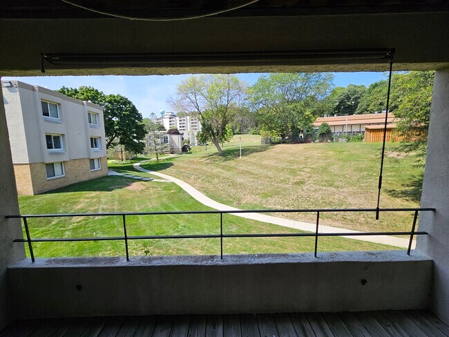 Building Photo - 1923 Viking Dr NW