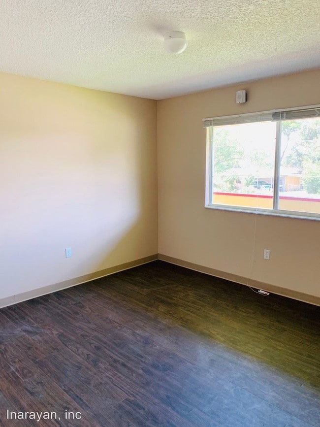 Building Photo - 541 S Cottage Hill Rd