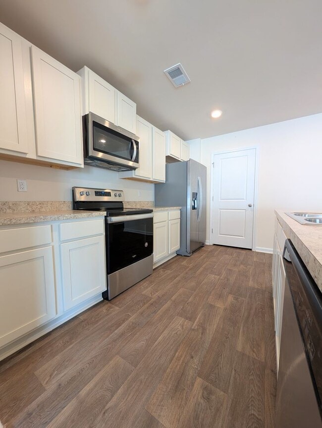 Building Photo - Whitehall Community 3-Bed & 2-Bath Long Term Rental , Longs SC