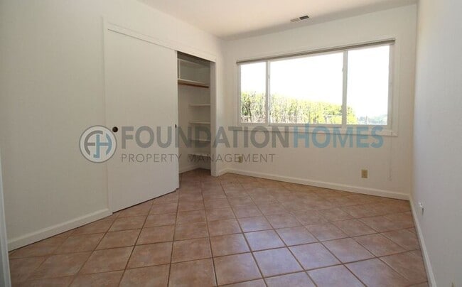 Building Photo - 160 Kaden Dr