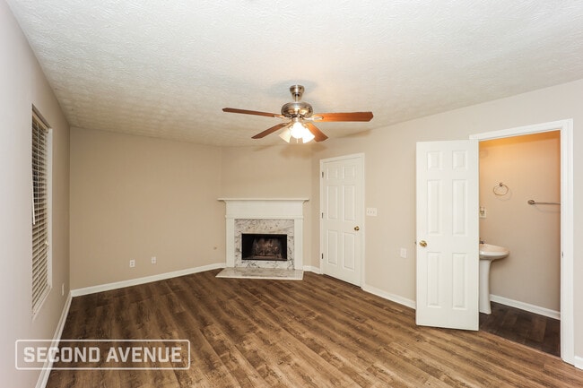 Building Photo - 6614 Rebecca Lou Ln