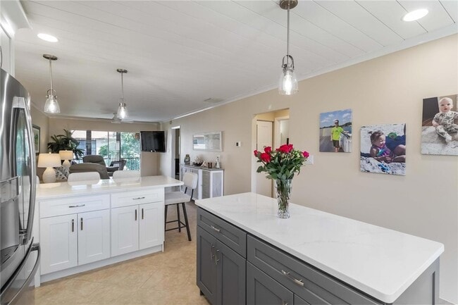 Building Photo - 2240 Stickney Point Rd