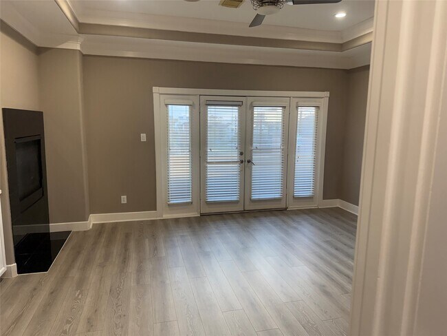 Building Photo - 332 Asbury St