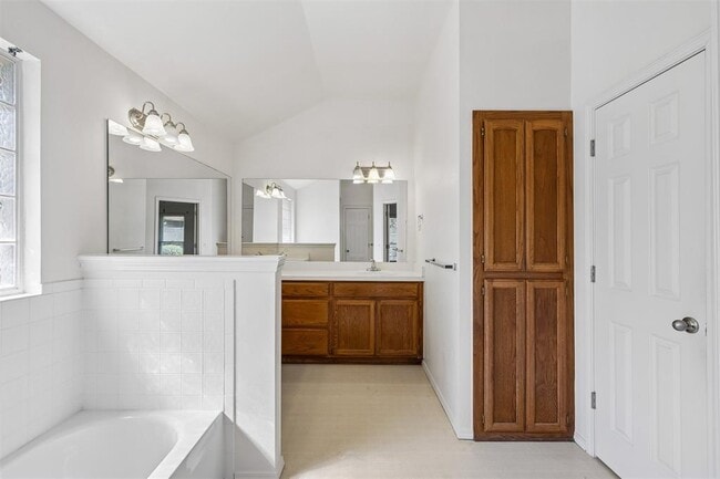 Building Photo - 1708 Creekside Ct