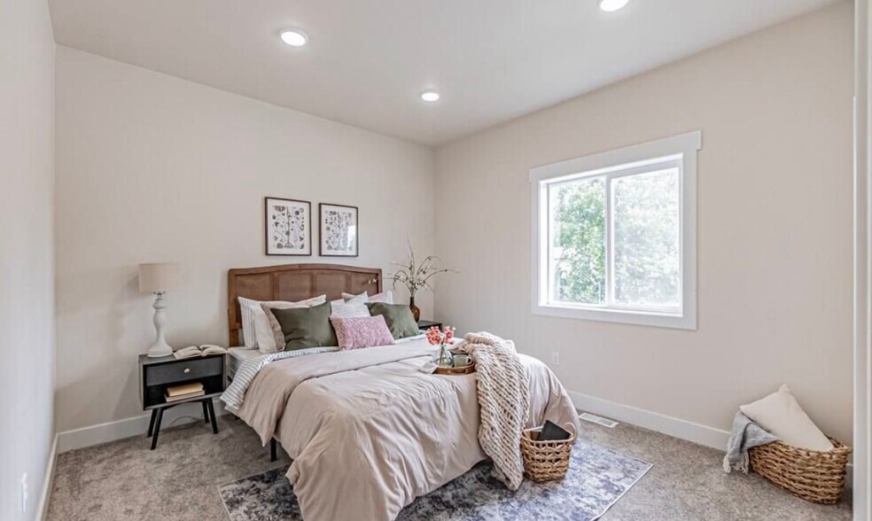 Building Photo - 1132 Bingham Ave