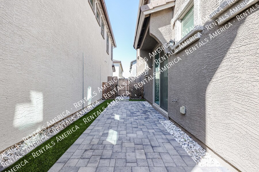 Building Photo - 1656 S 83rd Way