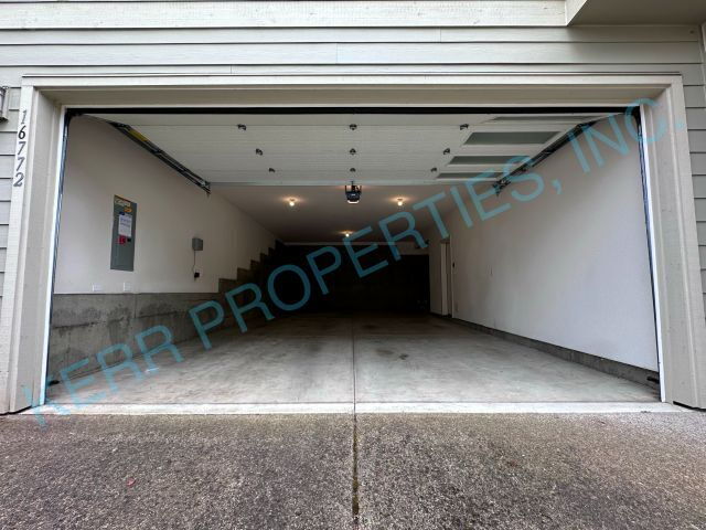 Building Photo - 16772 SE Fox Glen Ct