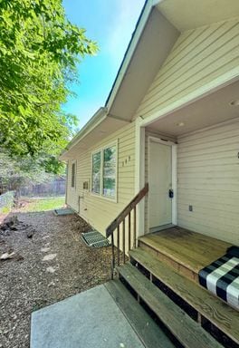 Building Photo - Fantastic 3 Bed 2 Bath Longmont Duplex! Av...