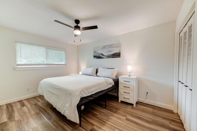 Building Photo - 4405 Button Bend Cir
