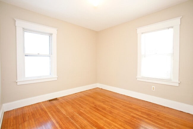 Building Photo - BEAUTIFUL SINGLE FAMILY MOVE-IN READY!!!