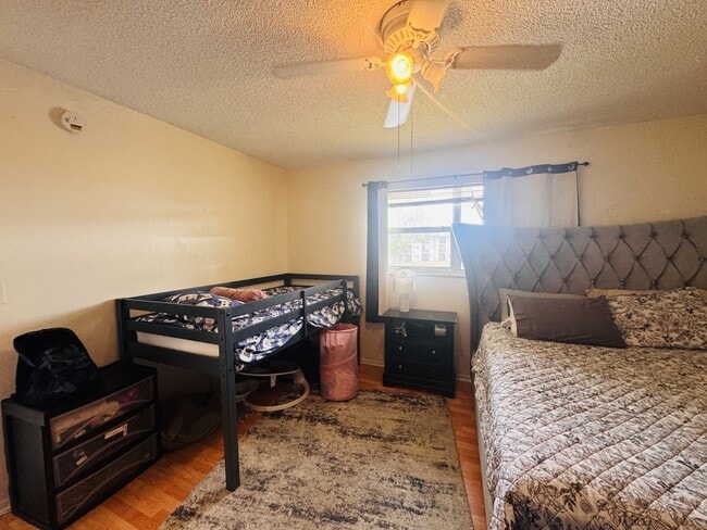 Building Photo - 8025 S Colony Cir