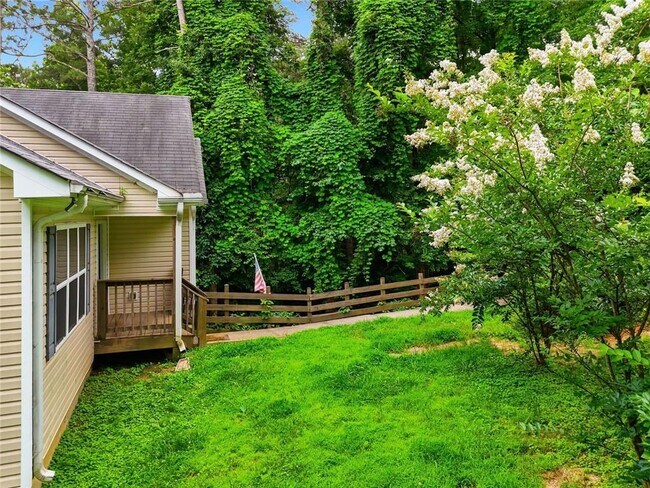 Building Photo - 166 Cove Hill