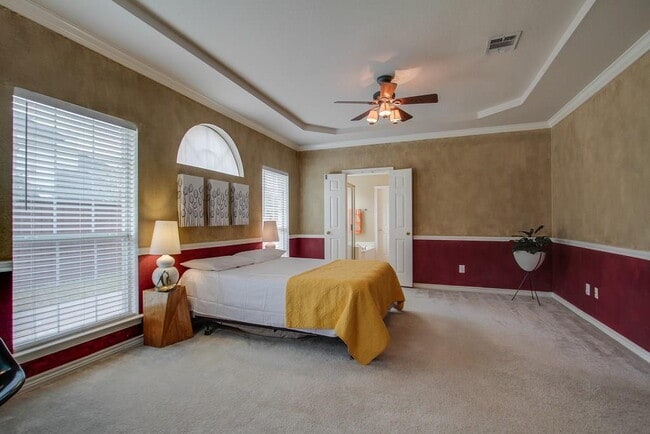 Building Photo - Big & Beautiful in Coppell