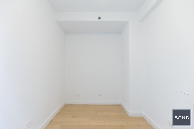 Building Photo - 222 E 39th St