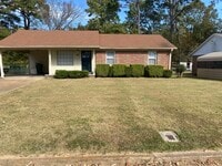 Building Photo - Park like setting in the city