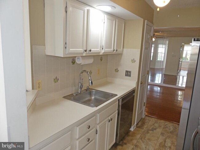 Building Photo - 200 Burkwood Ct
