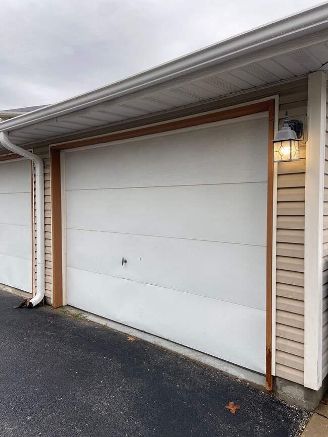 Building Photo - Condominium in Academy Commons