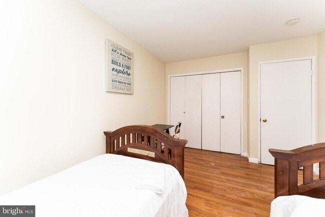 Building Photo - 1832 Metzerott Rd